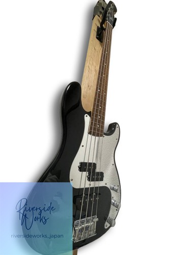 Squier fender precision - by,