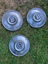 daimler hubcaps