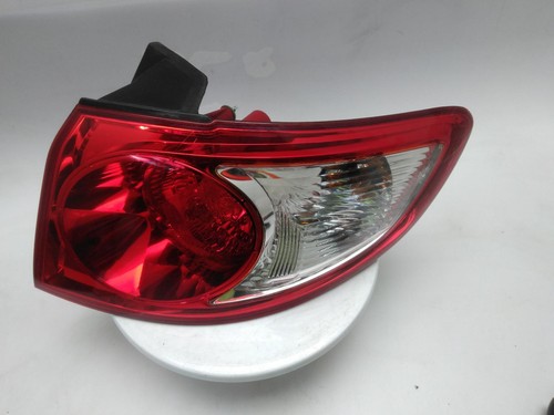 Hyundai santa tail light - fe,
