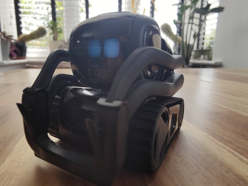 Vector robot anki - by,