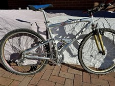 GT RTS Mountain Bike - 1990's retro full suspension 