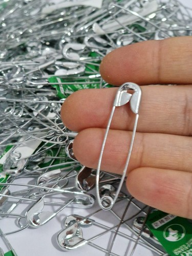 Silver safety pins 3cm - silver, large