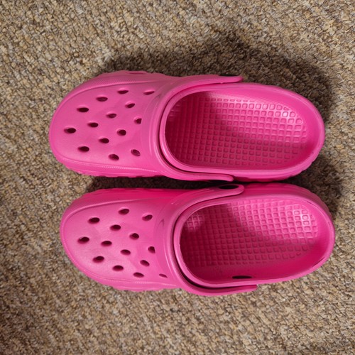 Hot pink croc style - , beach