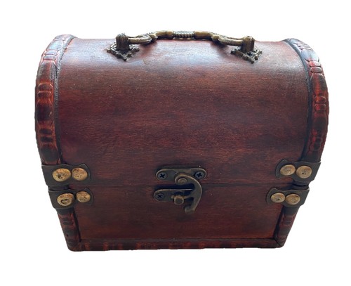 Wooden pirate treasure - wooden,