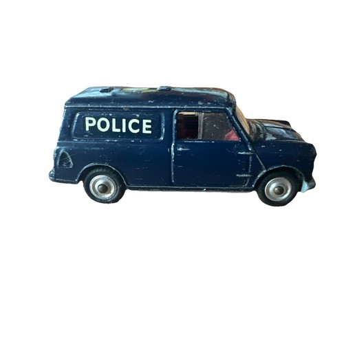 Corgi toys 448 bmc austin - toys,