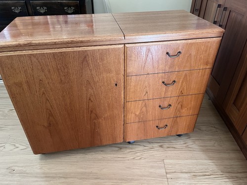 Horn sewing machine cabinet - horn,