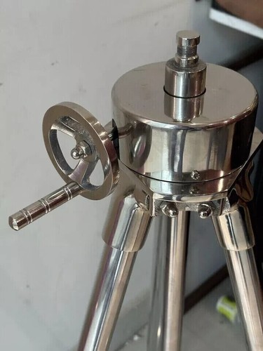 Floor standing tripod vintage - standing,