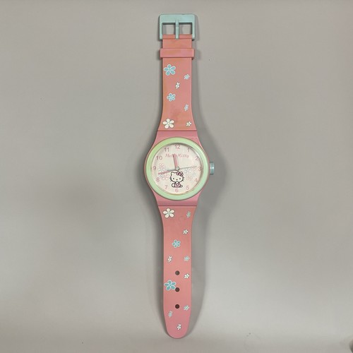 Hello kitty giant watch wall - kitty,