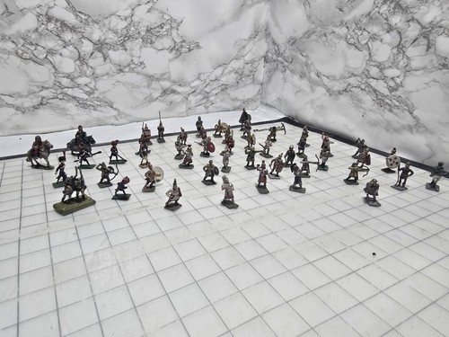 Mixed lot table top lead - of,
