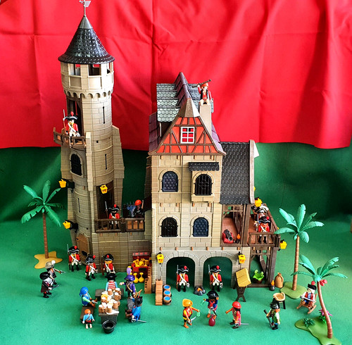 Playmobil house pirates - playmobil,