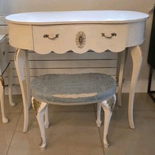 Vintage 70s Cream Louis Style