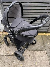 Egg bassinet and extra cover (pram not included)