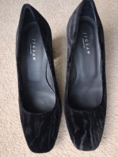 Jigsaw Black Velvet Block