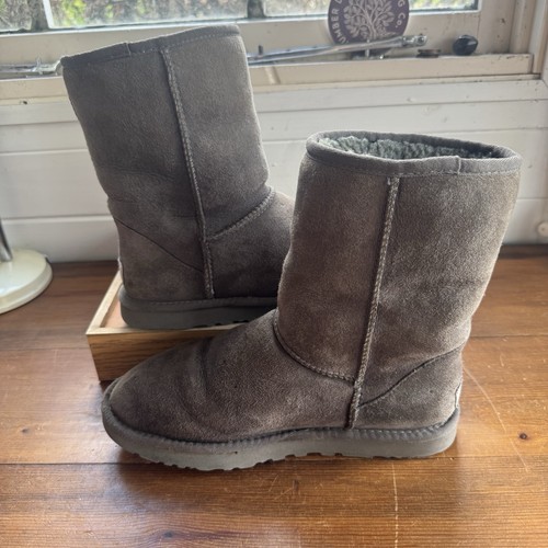 Ugg classic short women - ugg, women’s