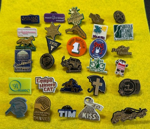 Job lot pin badges - lot, 30