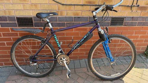 Saracen trekker mountain bike - mountain,