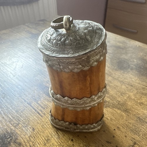Vntg carved snuff - carved, bottle