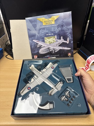 Corgi aviation berlin airlift - corgi,
