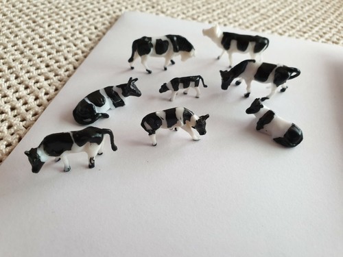Scale gauge 00 - scale, cows
