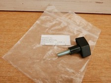 DEWALT REPLACEMENT SCREW FOR