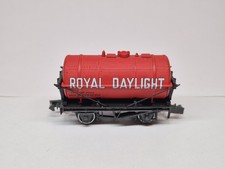 Peco Royal Daylight Tank Wagon Unboxed 