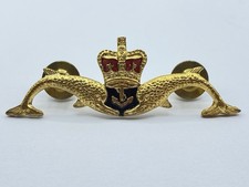 Post WW2 British Royal Navy Submarine Service Gilt & Enamel Badge