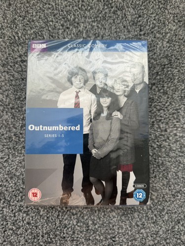 Outnumbered complete box - outnumbered,