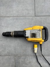 DeWalt D25900K Demolition  Concrete Hammer Breaker 110v SDS-Max