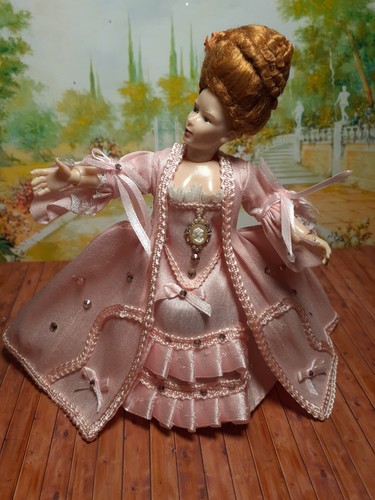 Dolls house georgian - dolls,