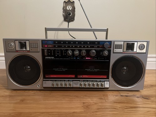 Soundesign boombox - soundesign,