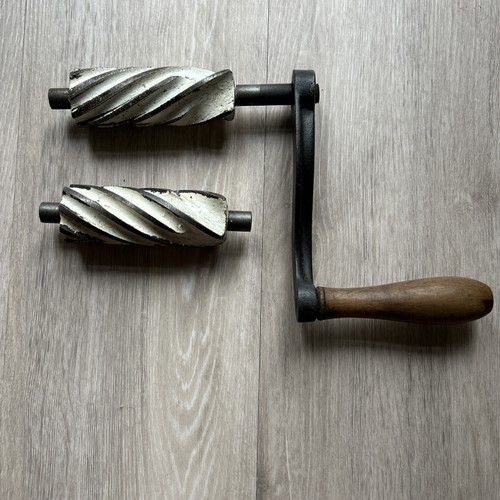 Antique meat grinder - , mincer