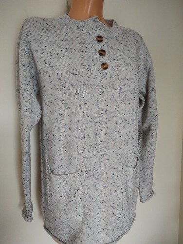 Light grey fleck marl - light, button