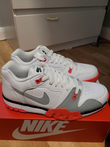 New nike cross trainer - new, low
