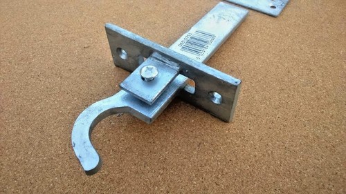 Central closing gate - , catch