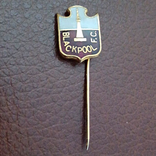 Blackpool crest enamel - fc,
