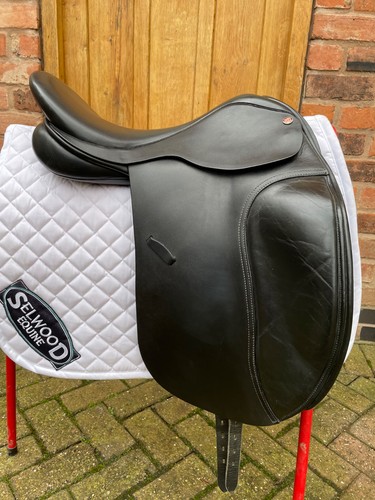 Inch dressage saddle wide - wide,