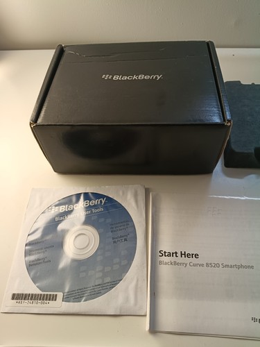 Blackberry 8520 black phone - blackberry,