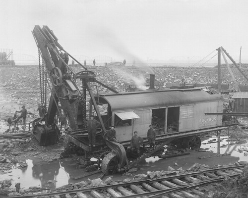 Bucyrus ton traction shovel - 70,