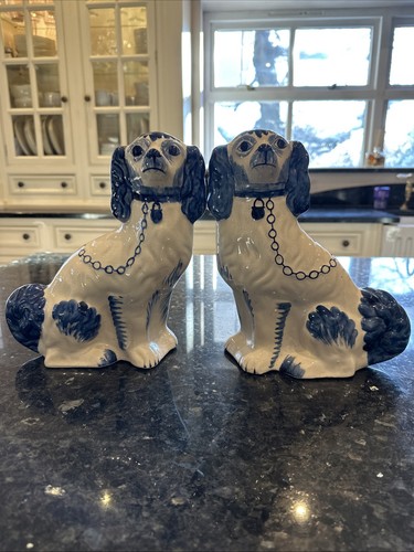 Staffordshire pair wally - staffordshire,