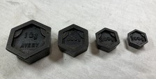 Vintage Set 4 Cast Iron Avery Metric Measure Kitchen Weights 1 Kg 500 200 100 g