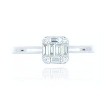 18ct White Gold Baguette Cut
