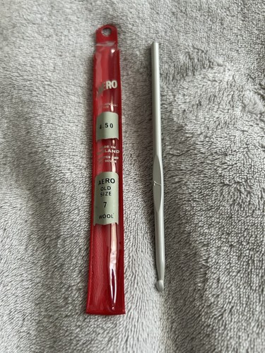 Vintage metal aero crochet - aero,