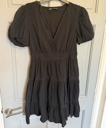 Zara black neck puff - v-neck, sleeve