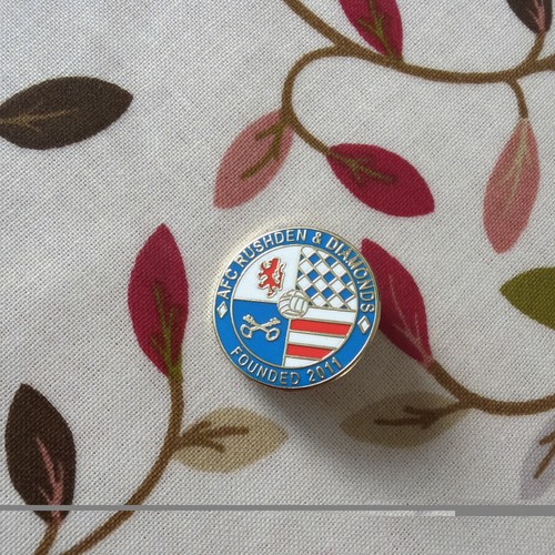 Rushden diamonds fc pin - rushden,