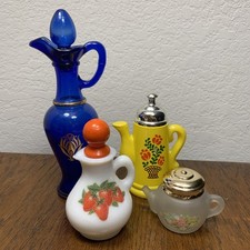 Four Vintage Empty Women’s