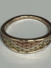 9CT GOLD TRI-COLOUR RING