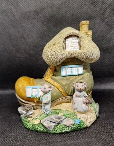 Vintage academy figurine two - vintage,