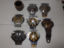 SEVEN VINTAGE AUTOMOBILE ASSOCIATION CAR BADGES + HUB GREASE CAP.