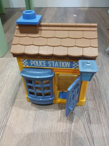 Happyland elc small world - happyland,