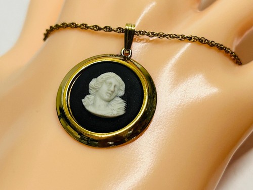 Vintage wedgwood pendant - wedgwood,